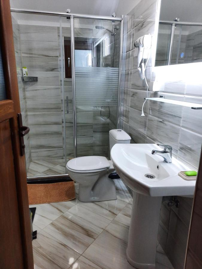 Vila Alexander B&B Valbona Exteriör bild