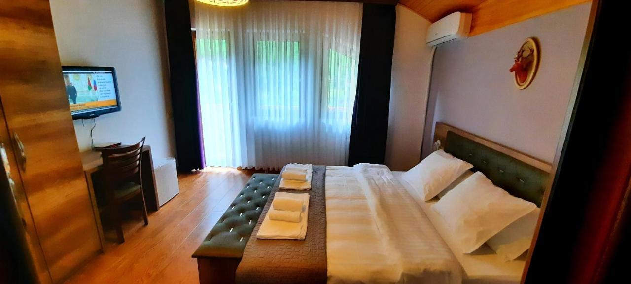 Vila Alexander B&B Valbona Exteriör bild