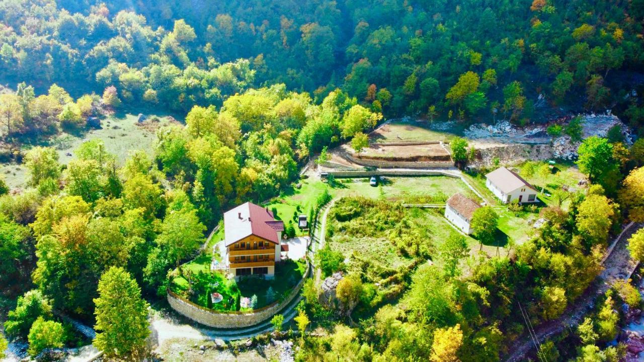 Vila Alexander B&B Valbona Exteriör bild