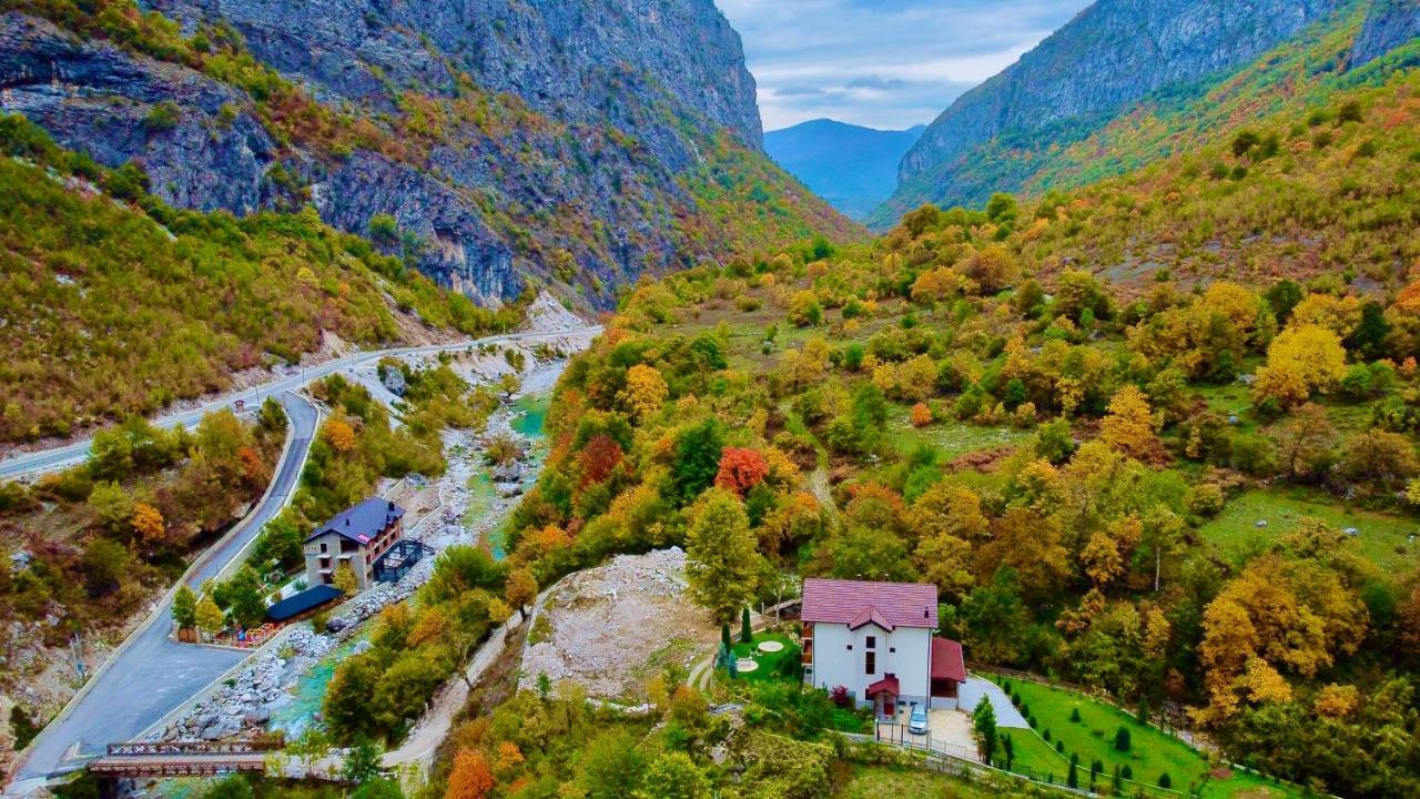 Vila Alexander B&B Valbona Exteriör bild