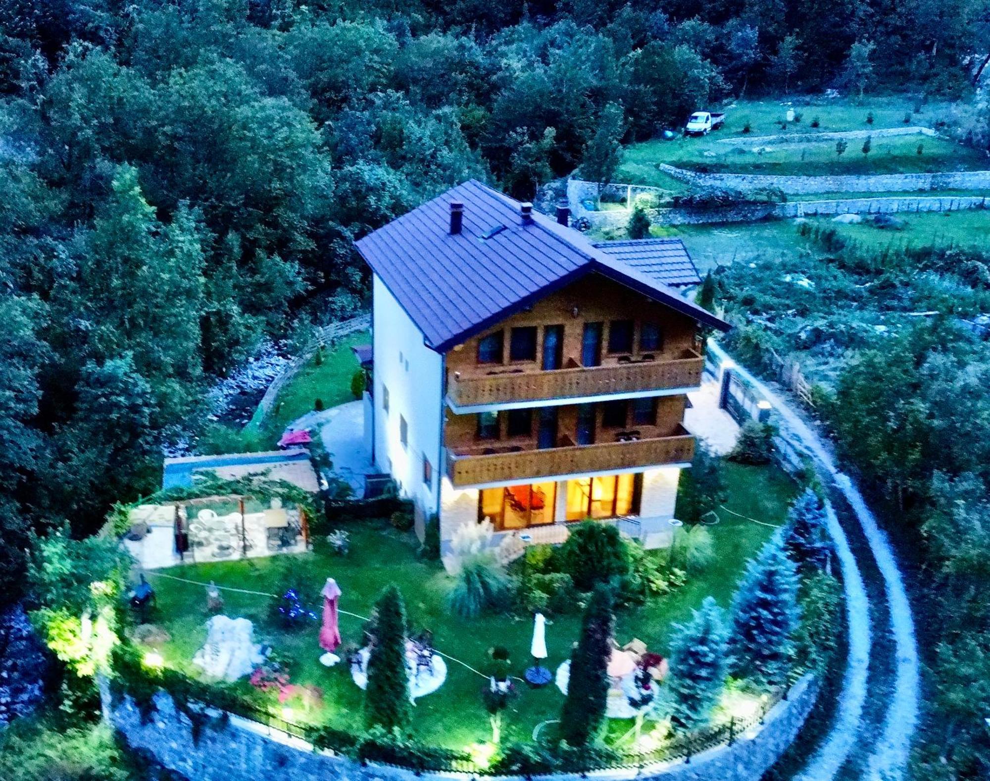 Vila Alexander B&B Valbona Exteriör bild