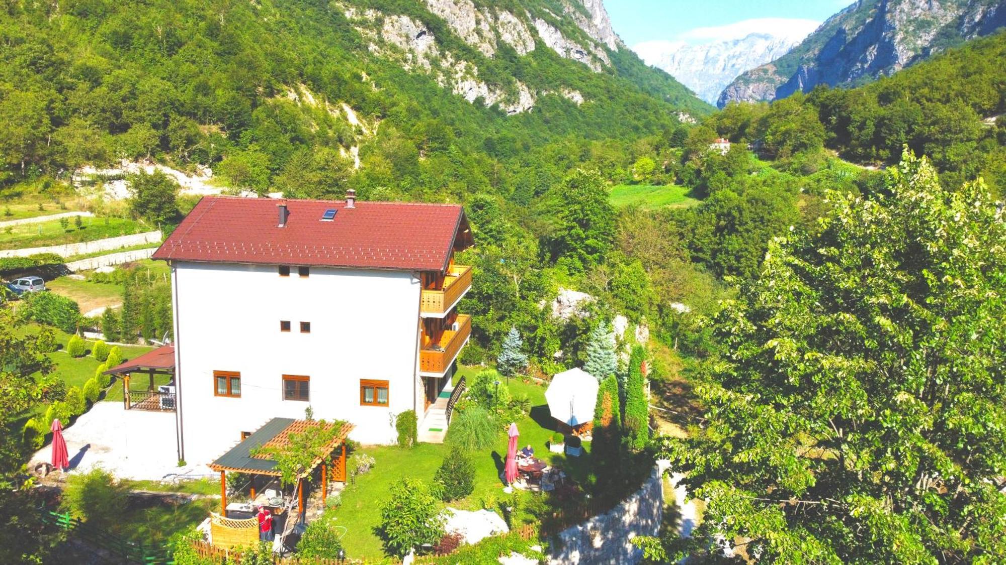 Vila Alexander B&B Valbona Exteriör bild