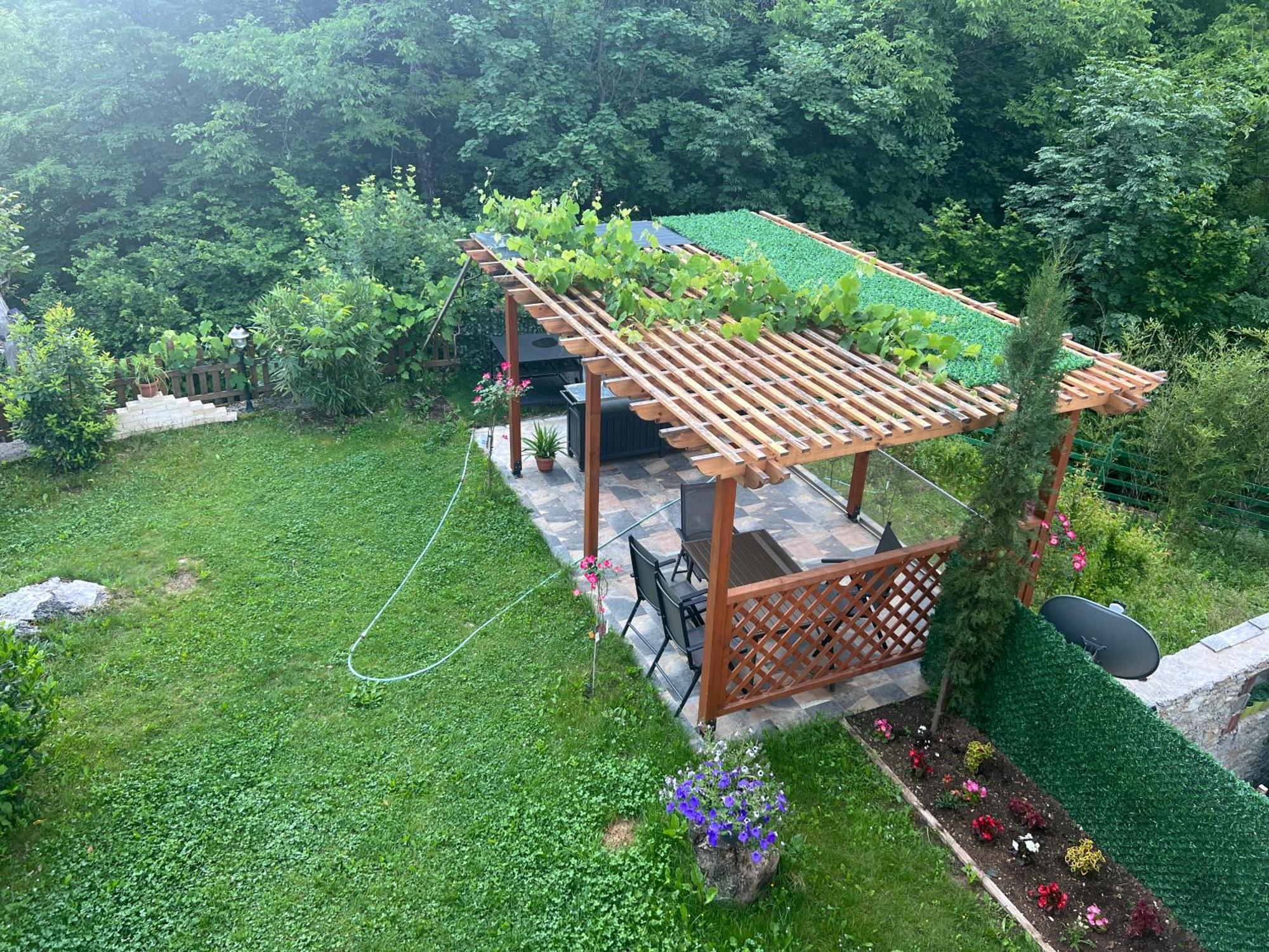 Vila Alexander B&B Valbona Exteriör bild