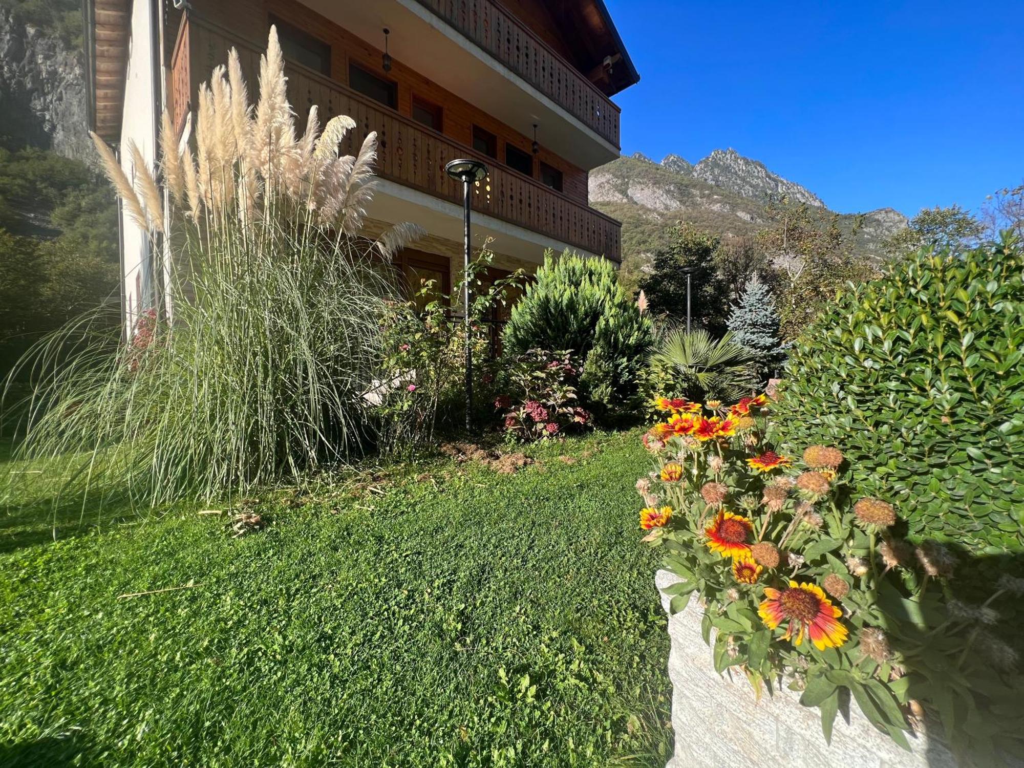 Vila Alexander B&B Valbona Exteriör bild