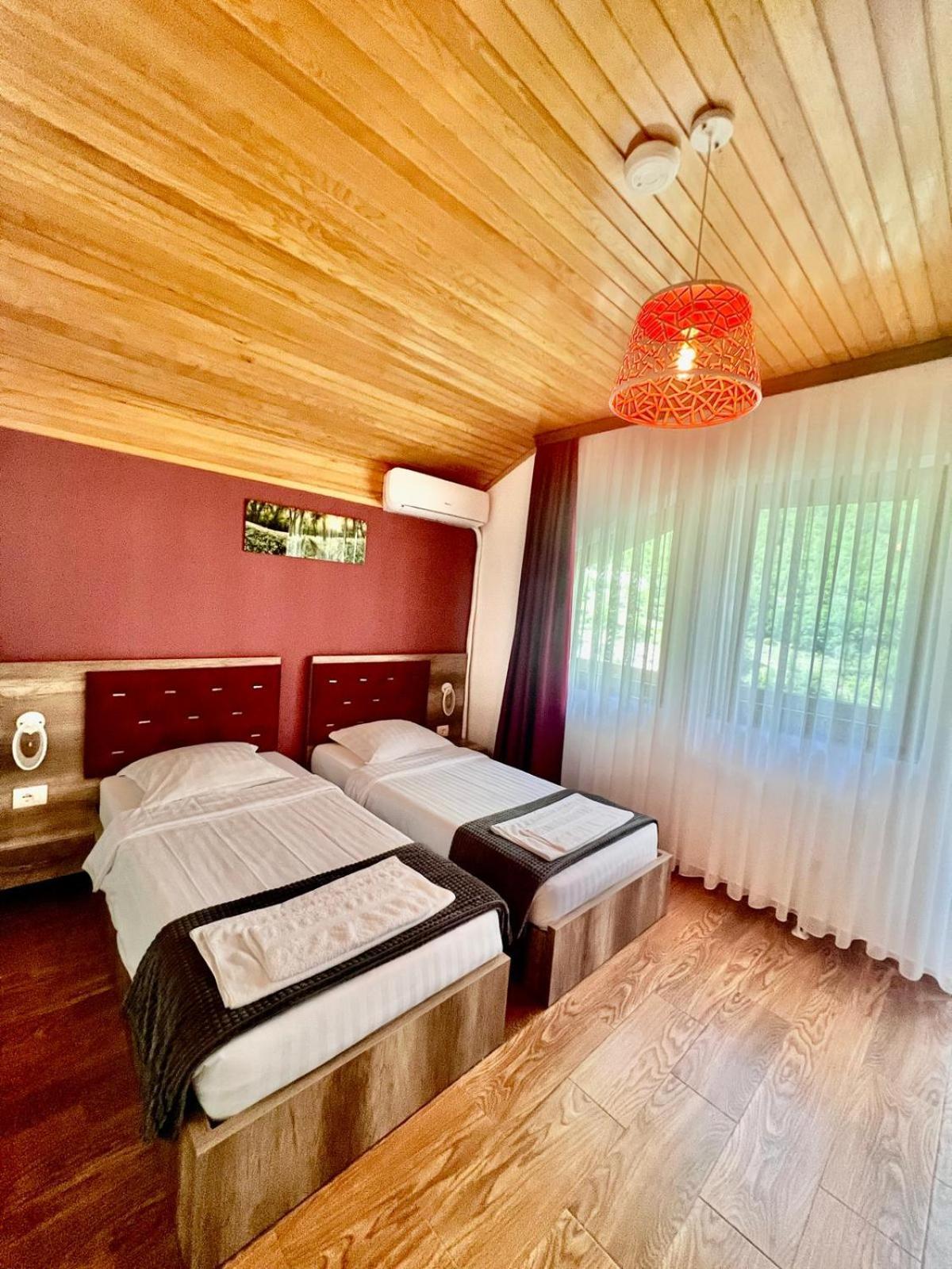 Vila Alexander B&B Valbona Exteriör bild