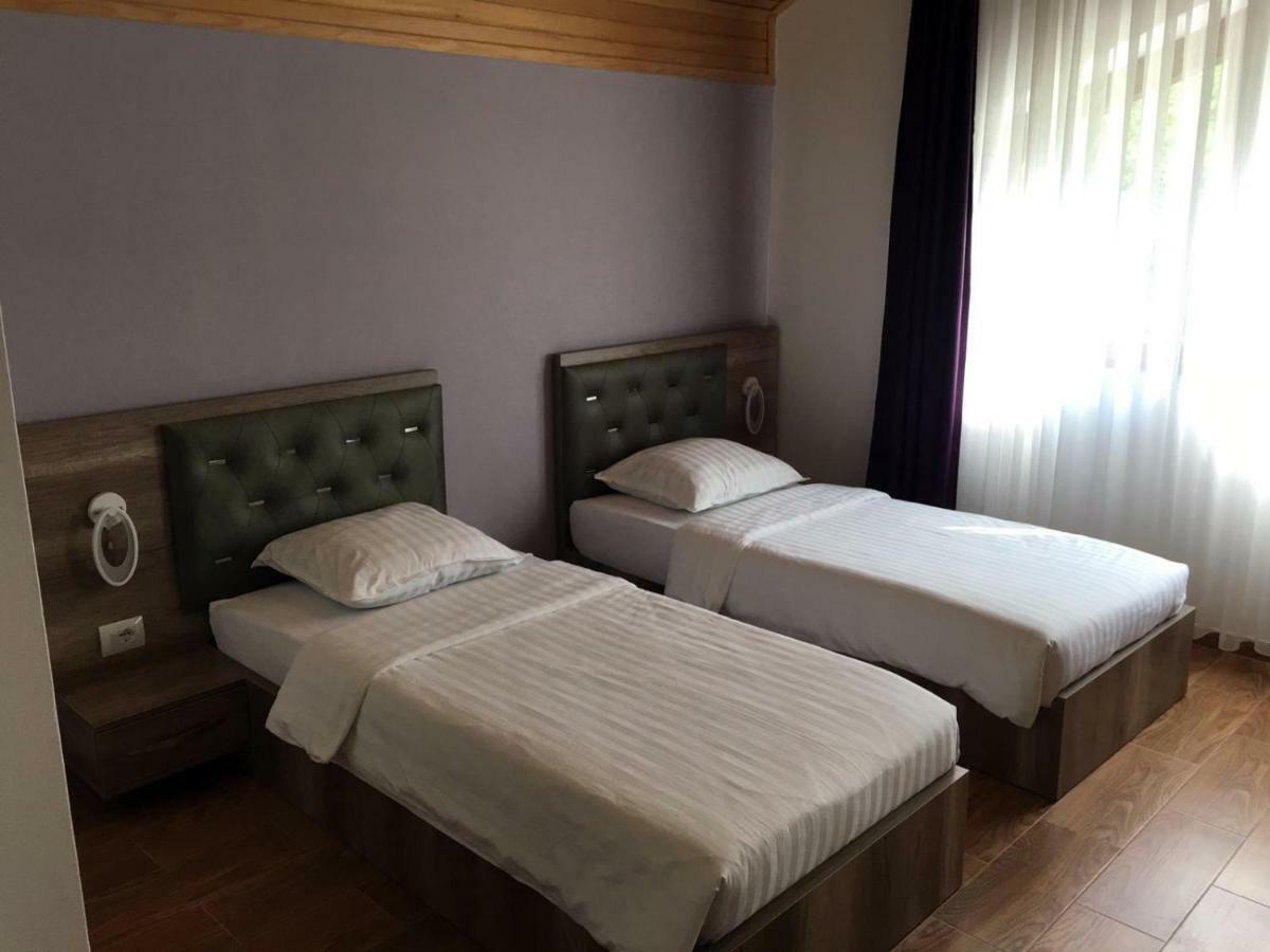 Vila Alexander B&B Valbona Exteriör bild